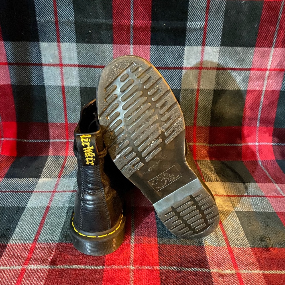 ULTRA-RARE Dr Martens Black Carpathian Leather 8 hole Mens US 9